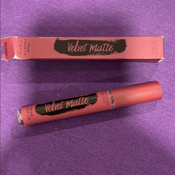 Victoria secret liquid lip stick - Picture 1 of 2